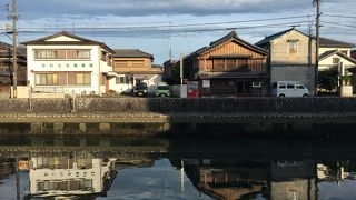 勢田川沿いに残る昔の街並み