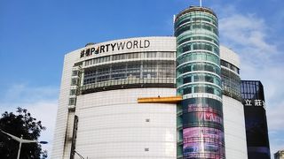 巨大なカラオケＢＯＸ！