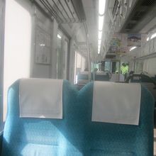 基本的にはクロスシート運用が多くて快適に過ごせる路線です