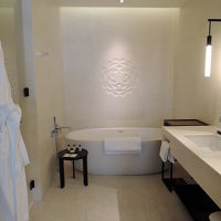 広いバスルームです