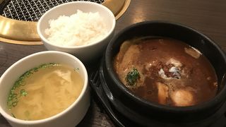 お肉屋さんのハンバーグランチ