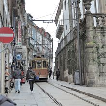路面電車とグレリゴス教会
