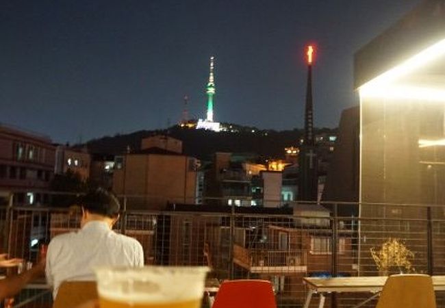 ソウルタワーを見ながら楽しむ韓国クラフトビール