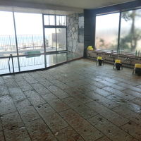 広い内湯。朝夕で男女入れ替わります。