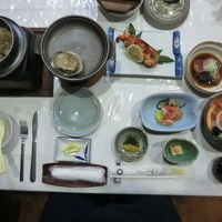 伊勢海老/鮑/金目鯛プランの夕食の一例。