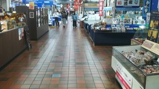 幣舞橋のたもと