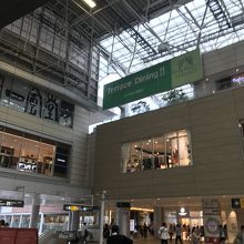 駅の改札から眺めた様子