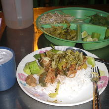 安い料理を頼むと、２０バーツで用意してくれました。メニュー外