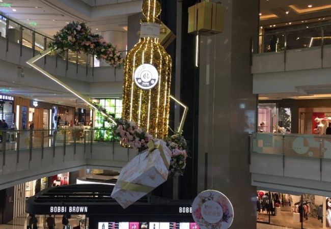 上海来福士広場