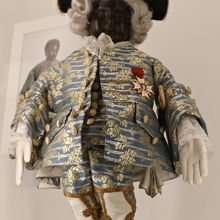 1747年にルイ15世から贈られた衣裳のレプリカ