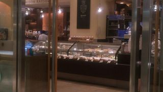 結構広めのカフェスペースもあります