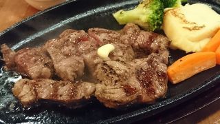 豪快なステーキやハンバーグが手頃な値段で