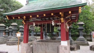 大きな鈴が下がっています