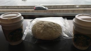 海を眺めながら