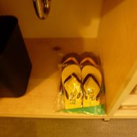 備え付けのビーチサンダル。お土産にできます。