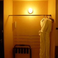 しっかりとしたきれいなバスロープ。