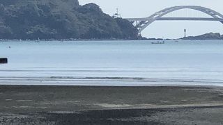 海と大島と一緒に、くしもと大橋を見て。