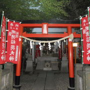 「日枝神社日本橋摂社」の境内にある稲荷神社