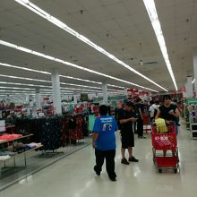 グアムKマートの店内2