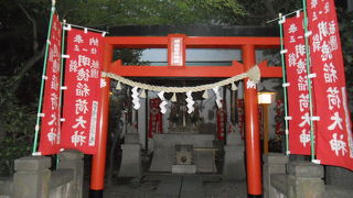 「日枝神社日本橋摂社」の境内にある稲荷神社