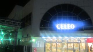 駅直結のショッピングモールです