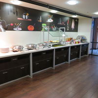 ホテルのレストランのバイキングコーナー