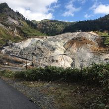 火山な感じ。万座ハイウエイ終点付近。