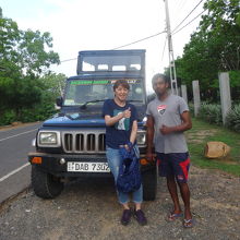 一日お世話になったジープとドライバーさん。