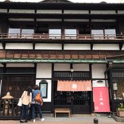 宿場町の雰囲気を残すお蕎麦屋さんで、箱根観光のついでに寄ると気分が上がります♪