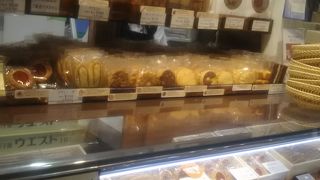 リーフパイは袋で小分けにされているのでオフィスで配るのにも喜ばれます