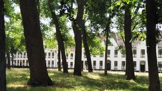 静寂の中にある修道院