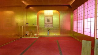黄金茶室にびっくり