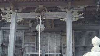 干支が彫られています