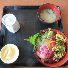 山川漁師飯780円