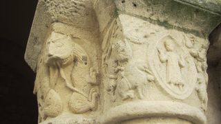 鐘楼が入口です