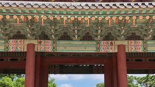 昌徳宮の一番最初の門