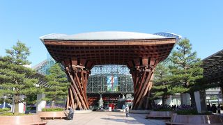今の金沢を象徴する建造物の１つ