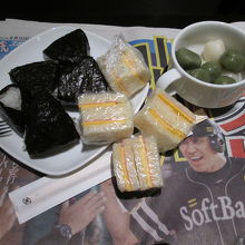 羽田空港国際線 ANAラウンジ (110番ゲート付近)