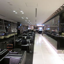 羽田空港国際線 ANAラウンジ (110番ゲート付近)
