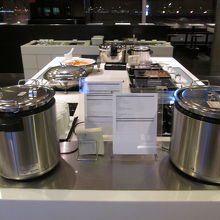 羽田空港国際線 ANAラウンジ (110番ゲート付近)