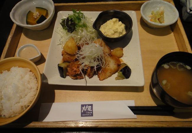 日本と変わらない美味しさ（大戸屋エンポリ）
