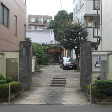 小日向の還國寺の入口の様子です。山号は、安養山と号します。