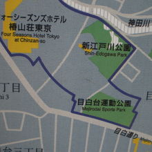 江戸川公園の周辺には、多くの公園やホテル等見るべき名所が多い