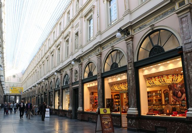 J-Doll Galeries St-Hubert ギャルリー・サンチュベール ジェイ ドール / Galeries St-Hubert (ギャルリー・サンチュ