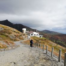 山頂駅と登山道