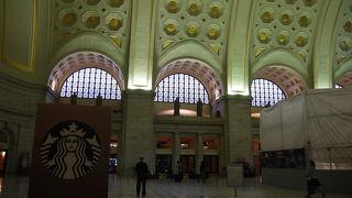 内部の建築が素晴らしい