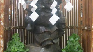 駅改札のすぐ傍にありました