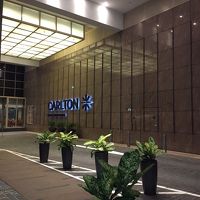 エントランスは暗くなると雰囲気が良かったです