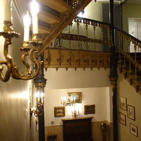 階段や廊下などに置かれたインテリア