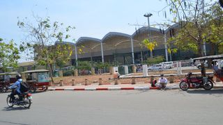 箱は素晴らしいけど、路線網が追い付かない。